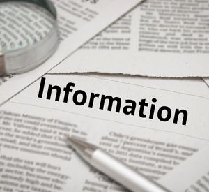 Papier mit der Aufschrift "Information"