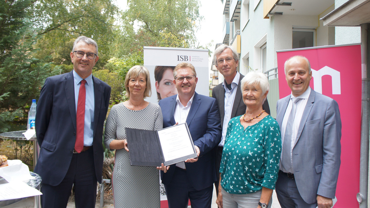 Übergabe Förderbescheid - Gruppenfoto