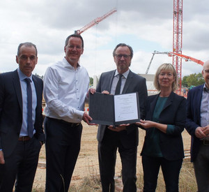 Personengruppe auf einer Baustelle