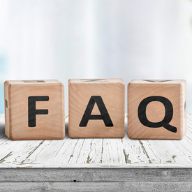 FAQ Buchstaben auf Holzwürfeln