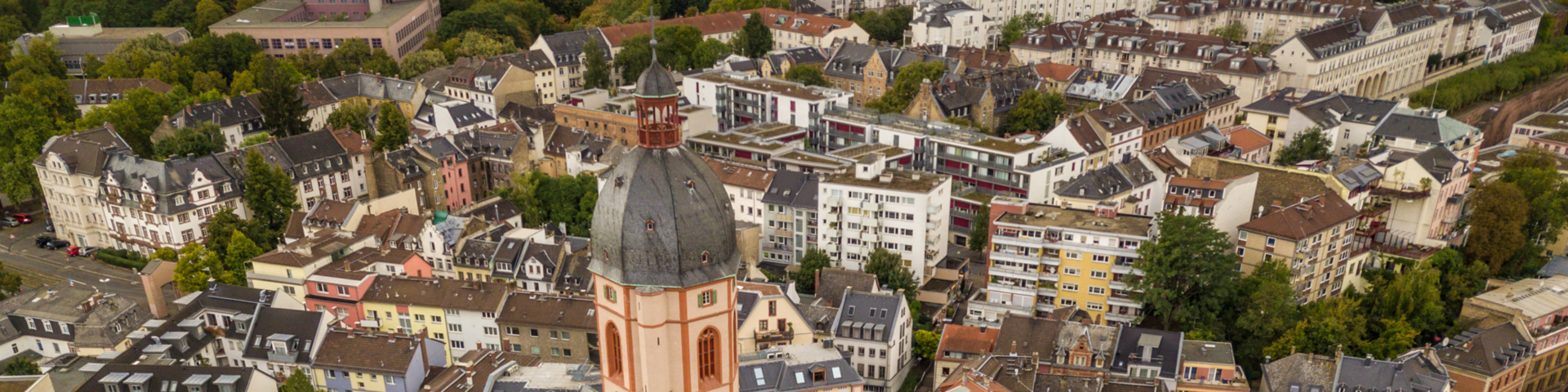 Blick auf die Stadt Mainz und die Kirche St. Stephan